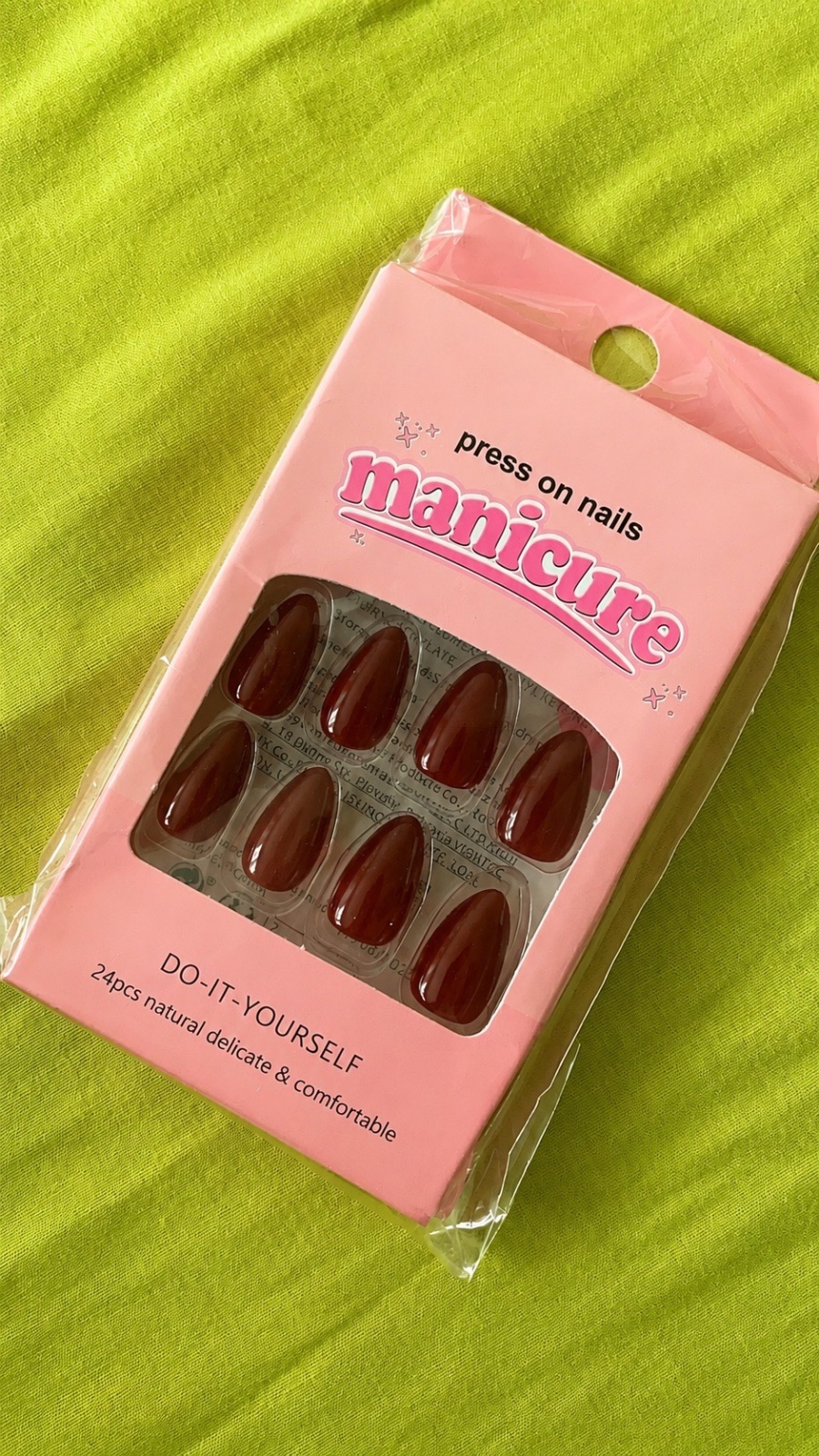 Press on nails deep warm reddish-brown with a glossy finish😍
