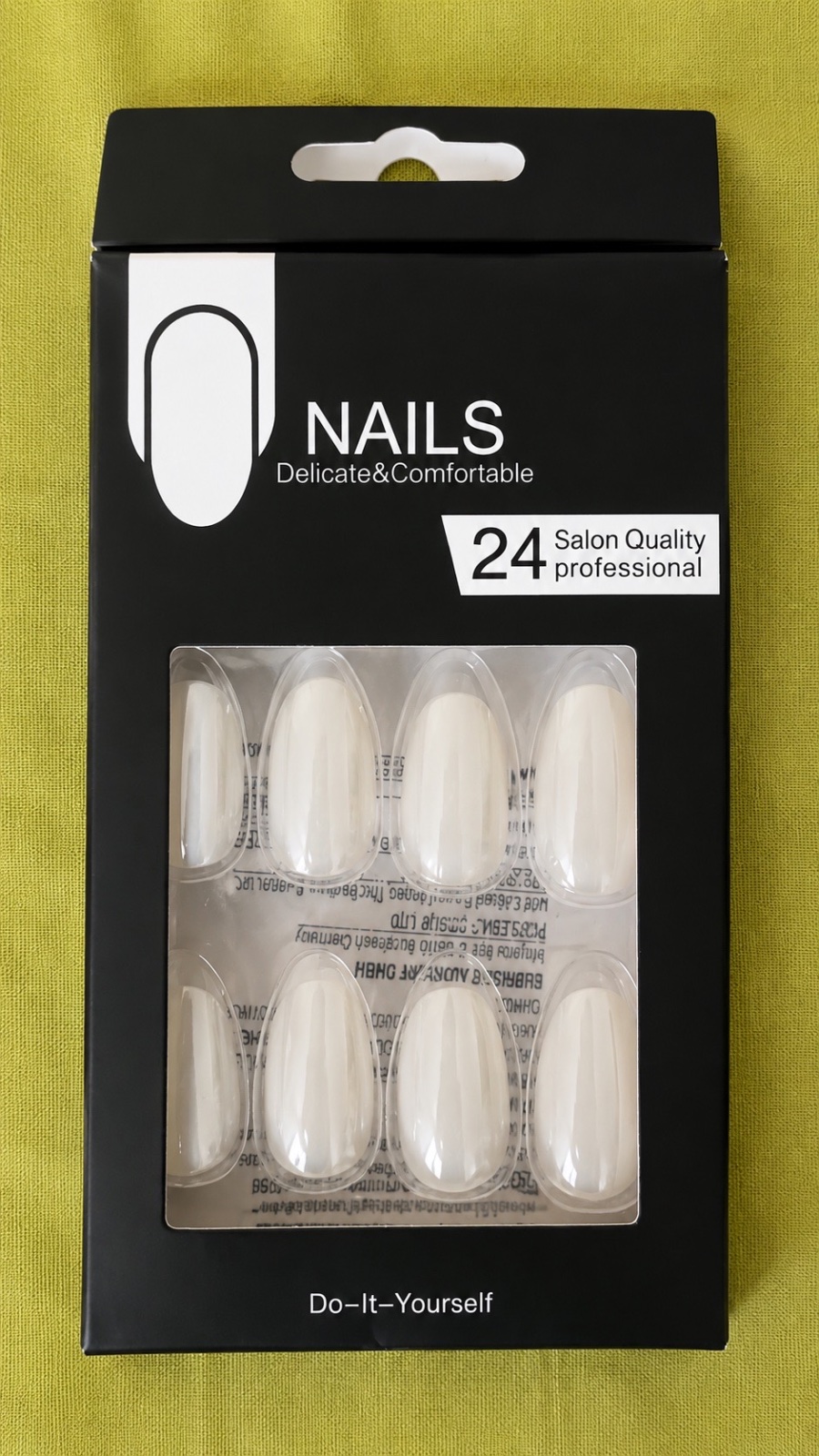 Press on nails white