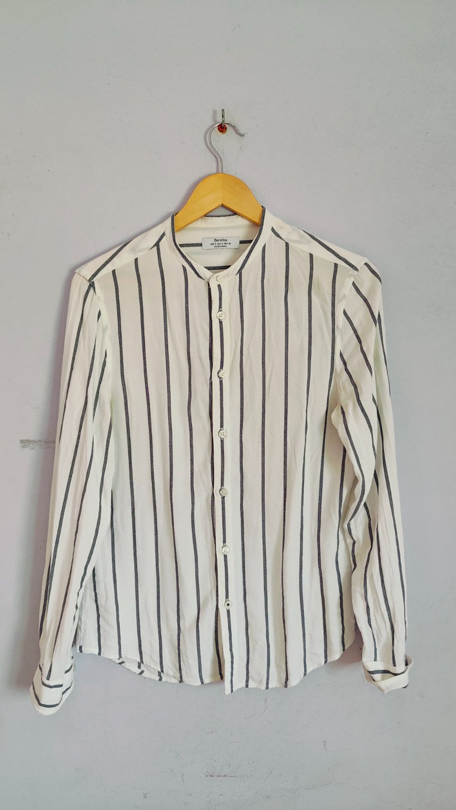 2 Chemise Tommy Hilfiger & Bershka 