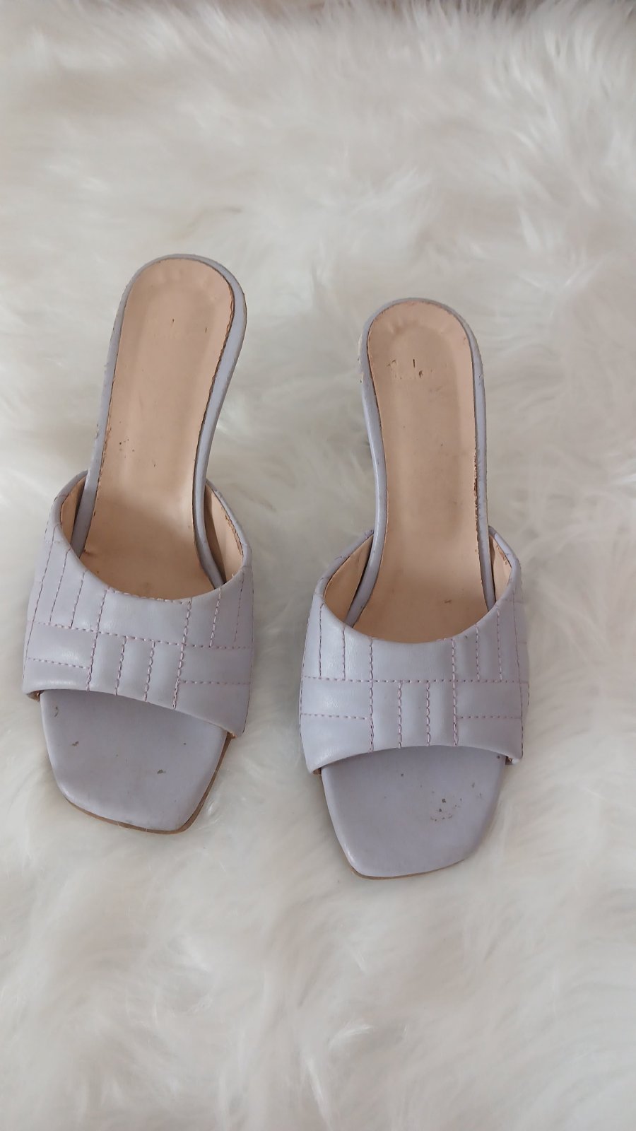 Chleka demi talon, couleur violet lilas, bon état,pointure 38