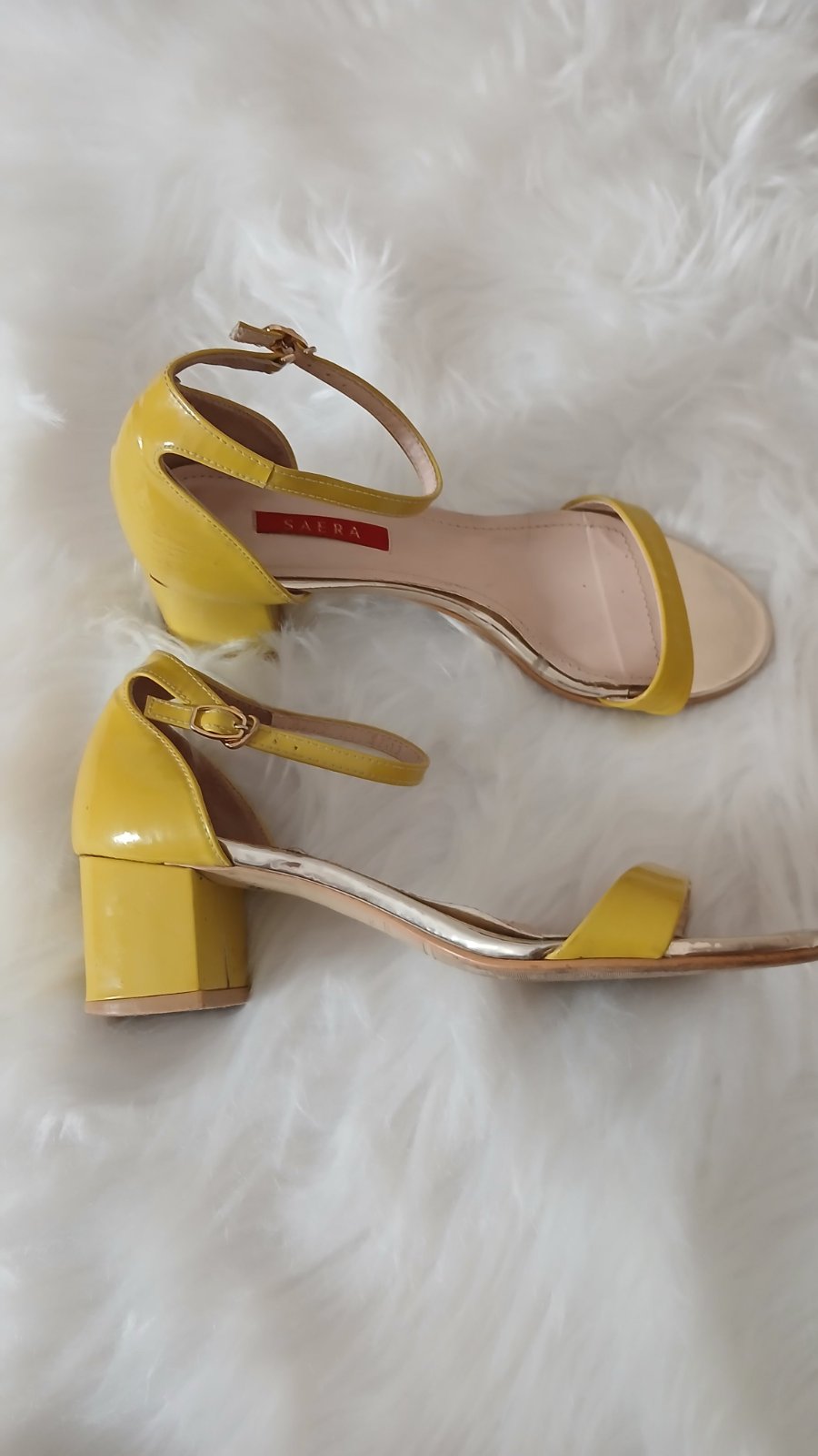 Sandale jaune, chic, jdid w ndhif, pointure 37