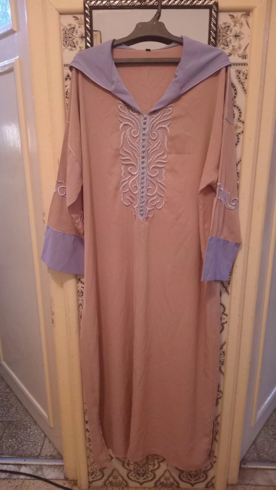 Jallaba marocaine brodée 