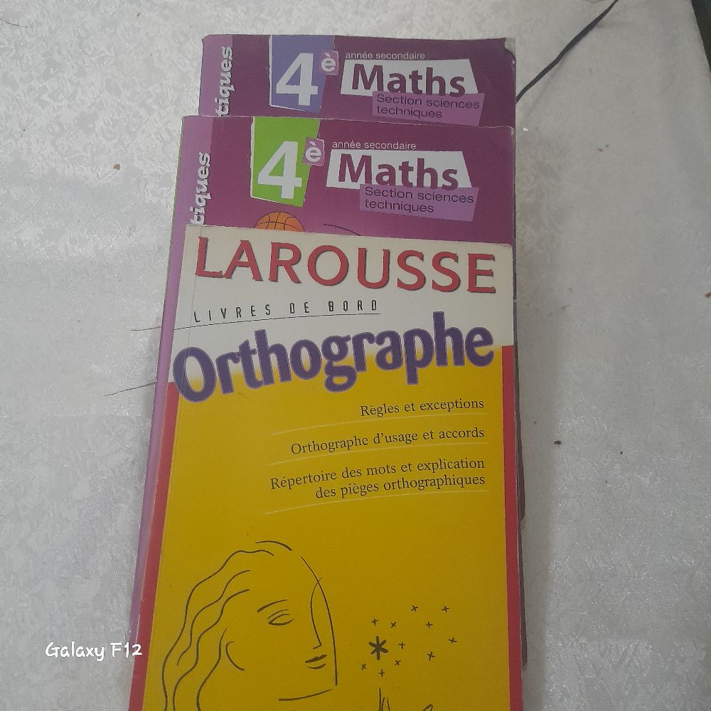 2 parascolaires et un livre d orthographe