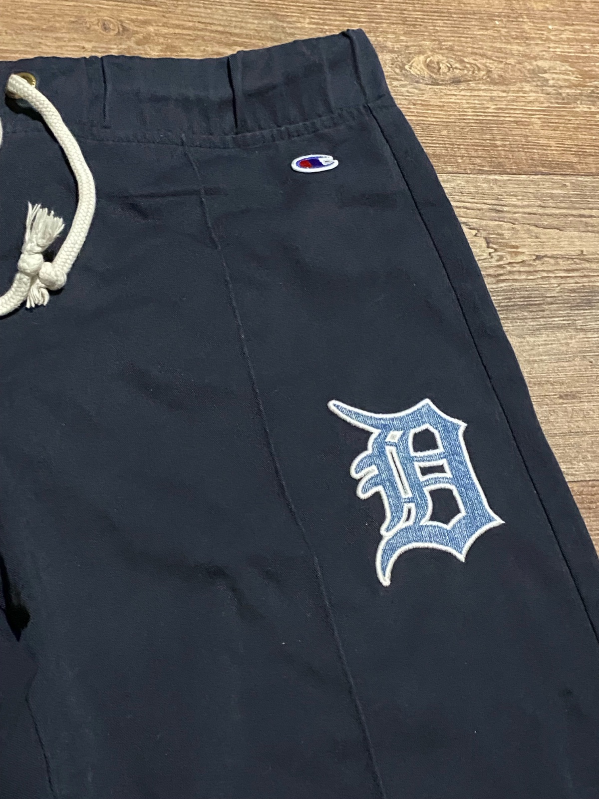 Jogging Champion Detroit Tigers “Old English D”