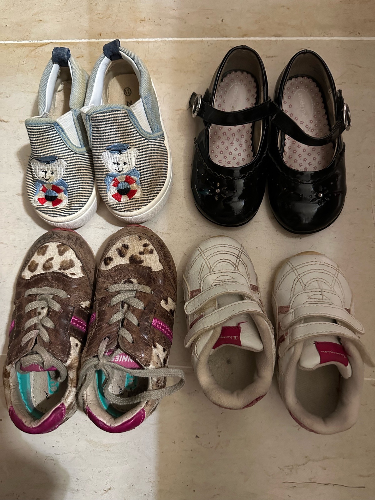 Lot de chaussures fillette