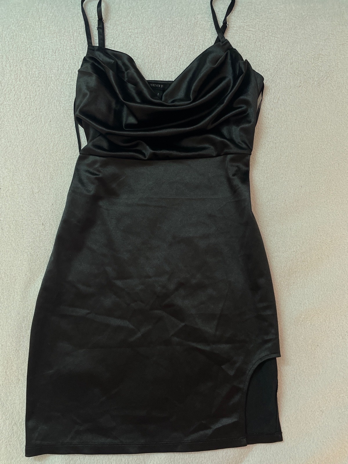 Robe noir satin 
