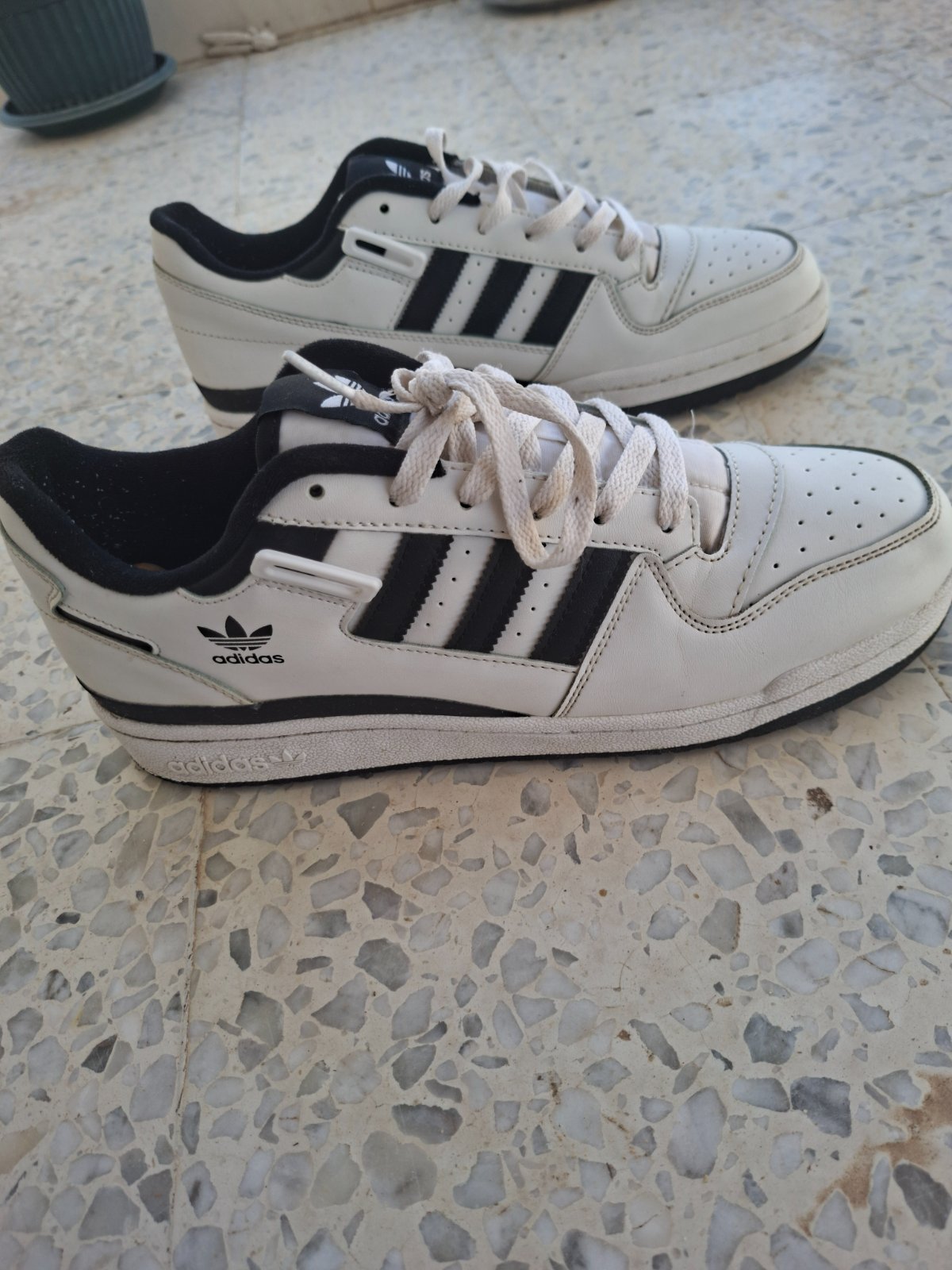 Chaussure Forum Low ADIDAS Blanc & Noir 🖤🤍
