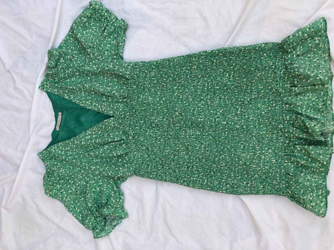 Robe verte fleurie 