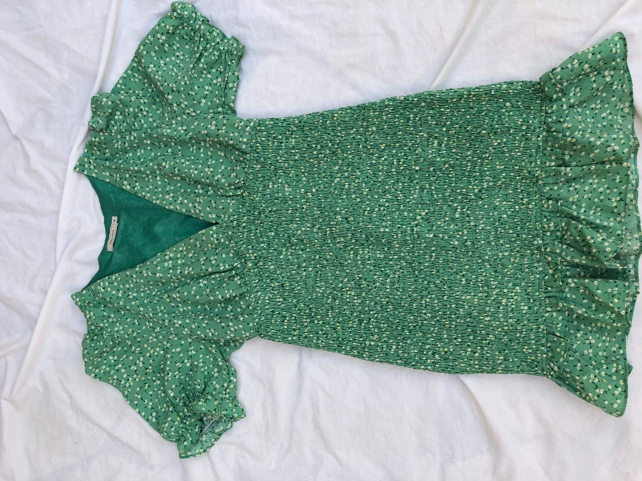 Robe verte fleurie 