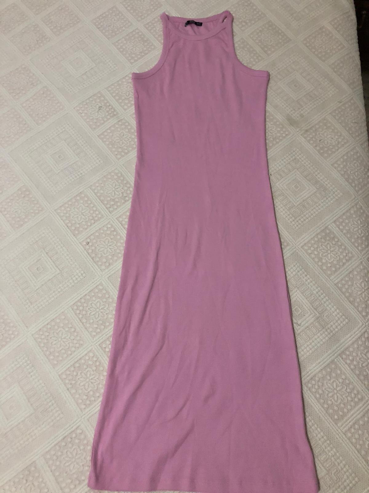 Robe rose bonbon ajustée