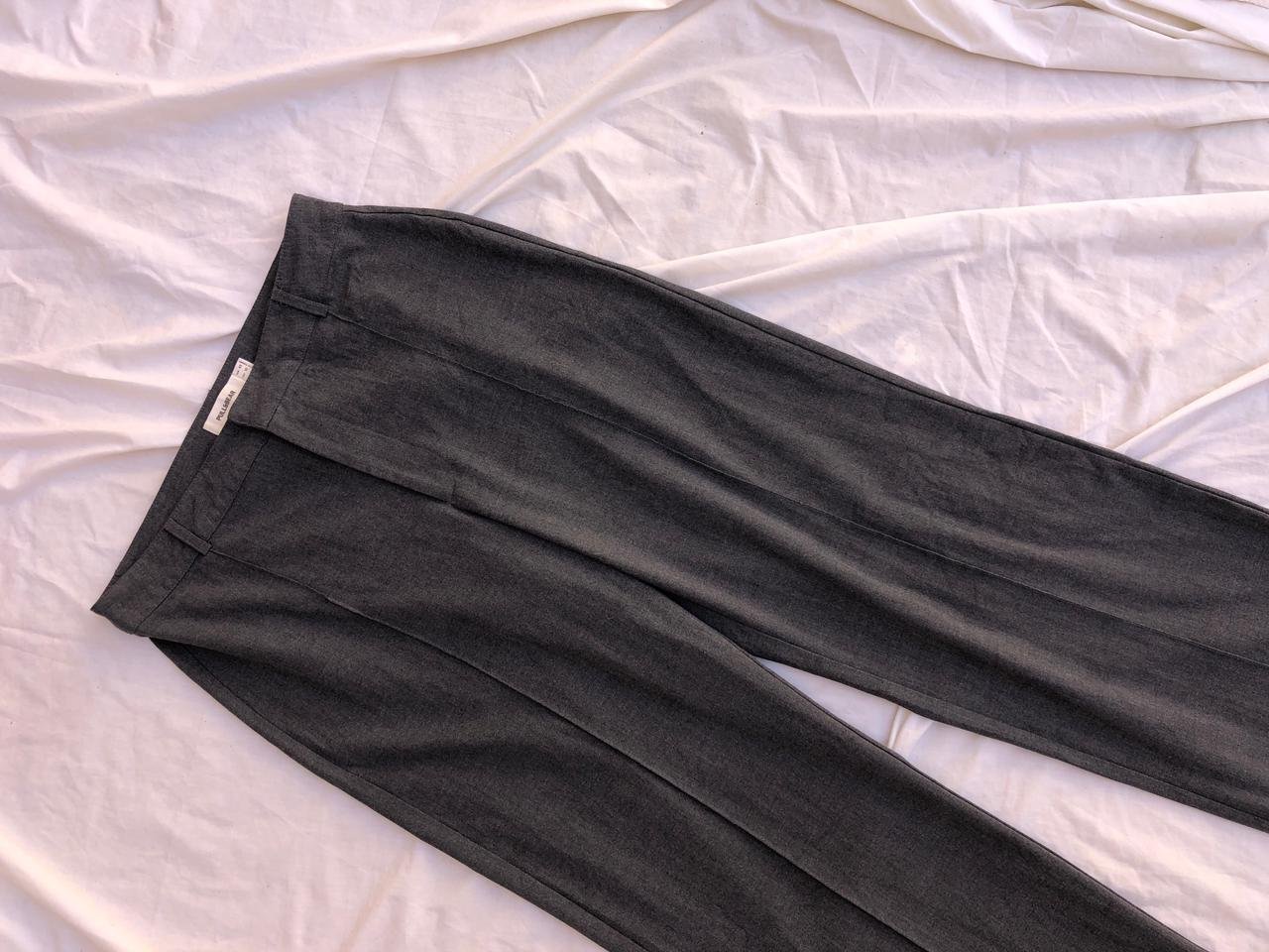 Pantalon gris charbon pull& Bear 