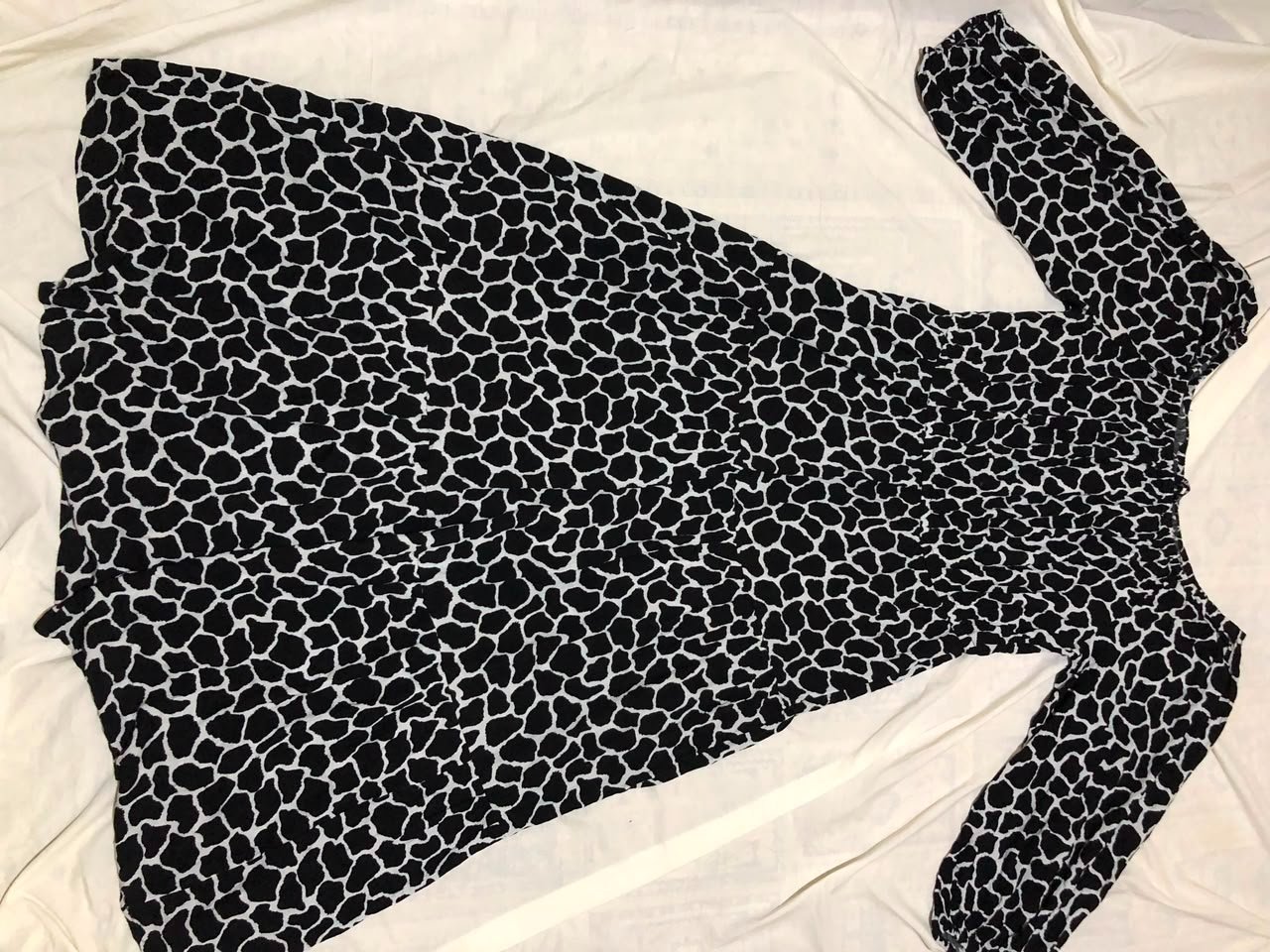Robe noire et blanche 