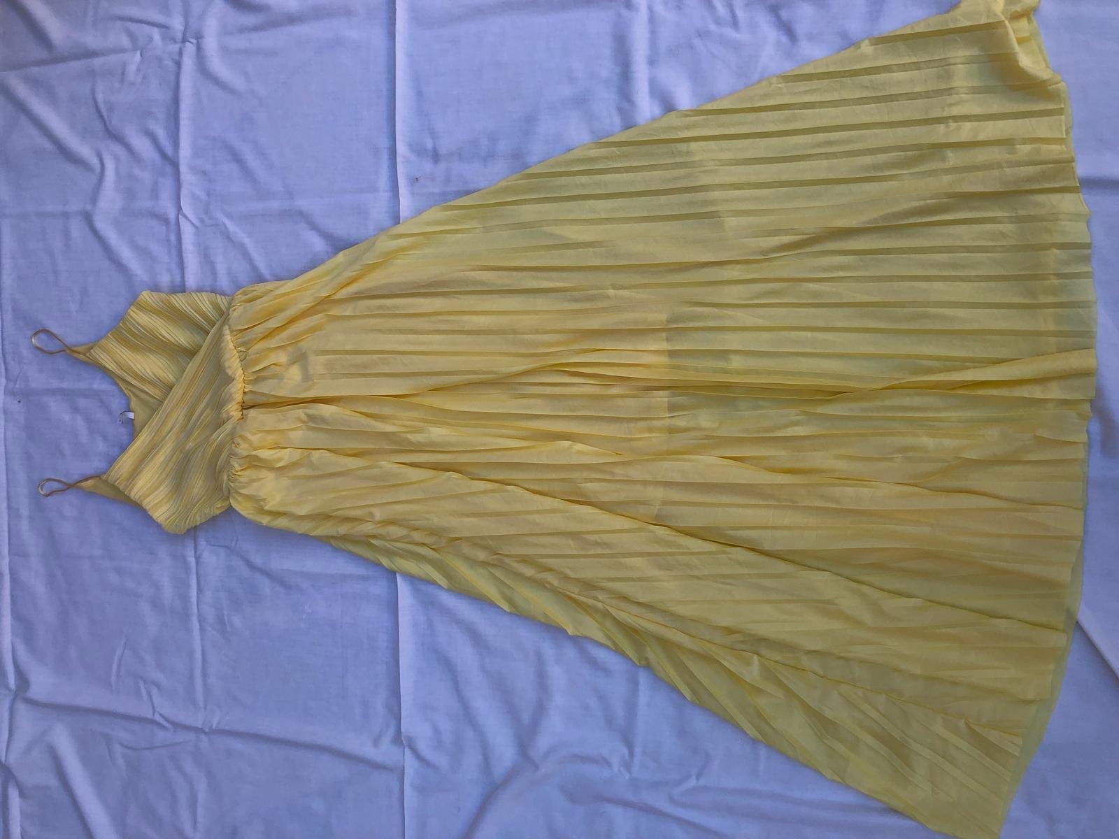 Robe butter yellow couleur tendance 