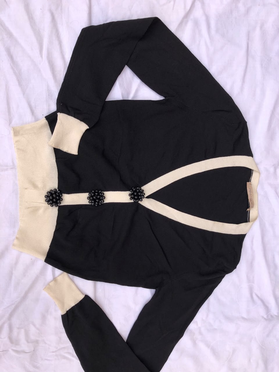 Cardigan noir et blanc très élégant 