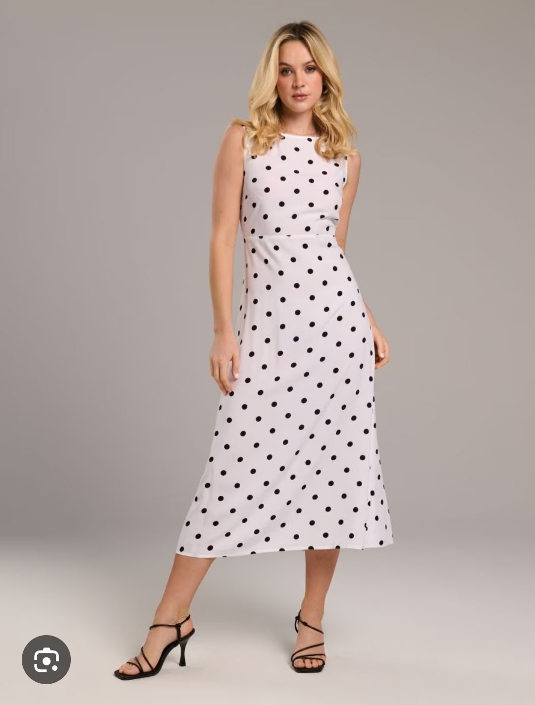 Robe pointillés tendance 