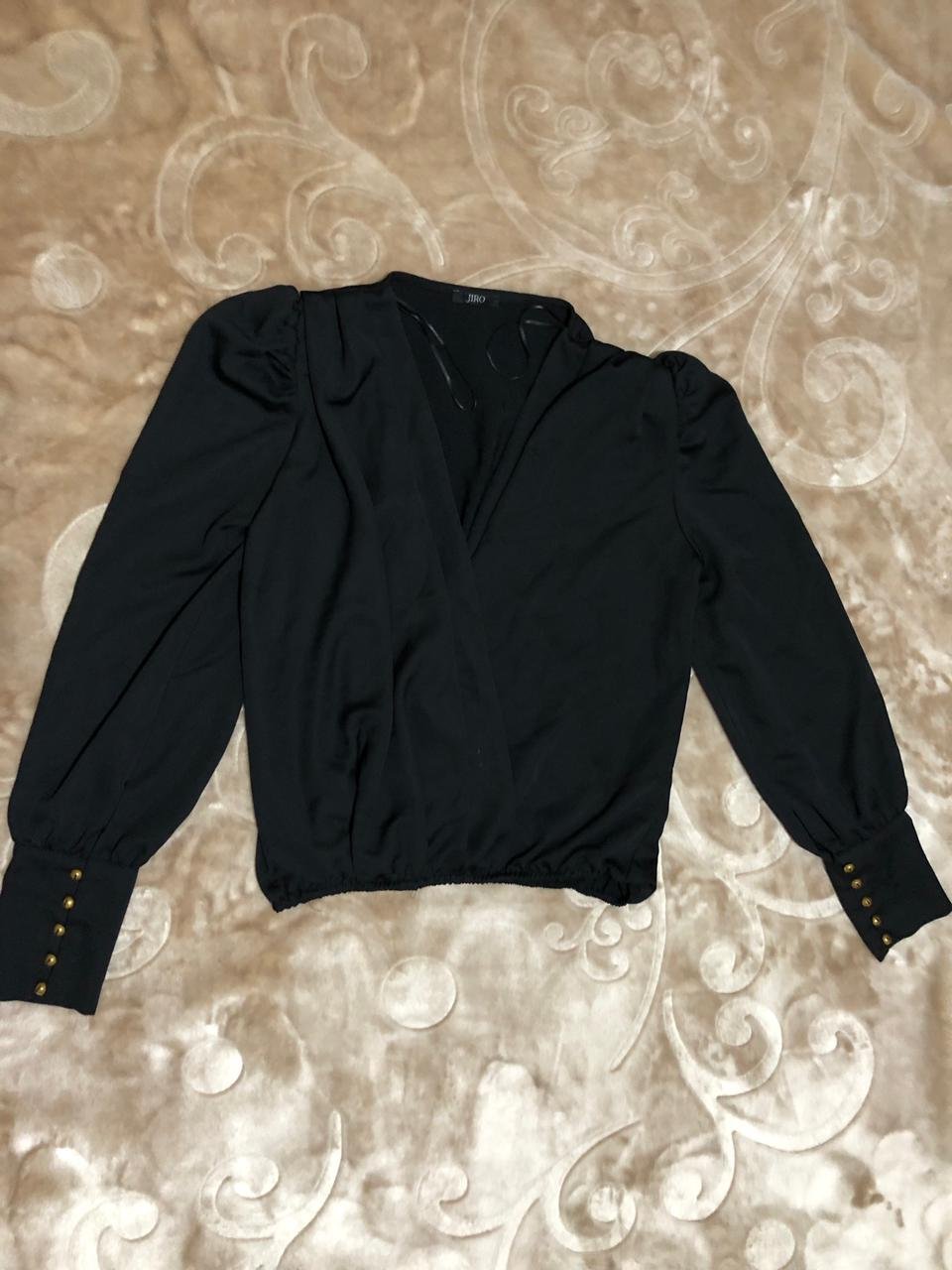 Chemise noire satiné 