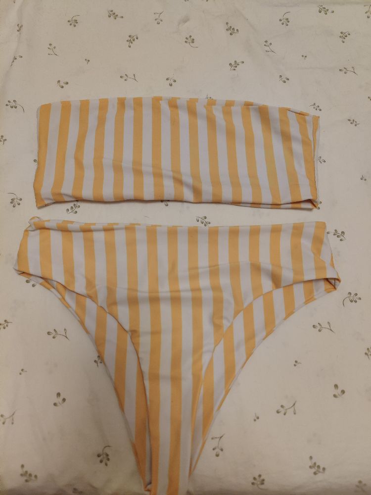 Bikini lemon beach