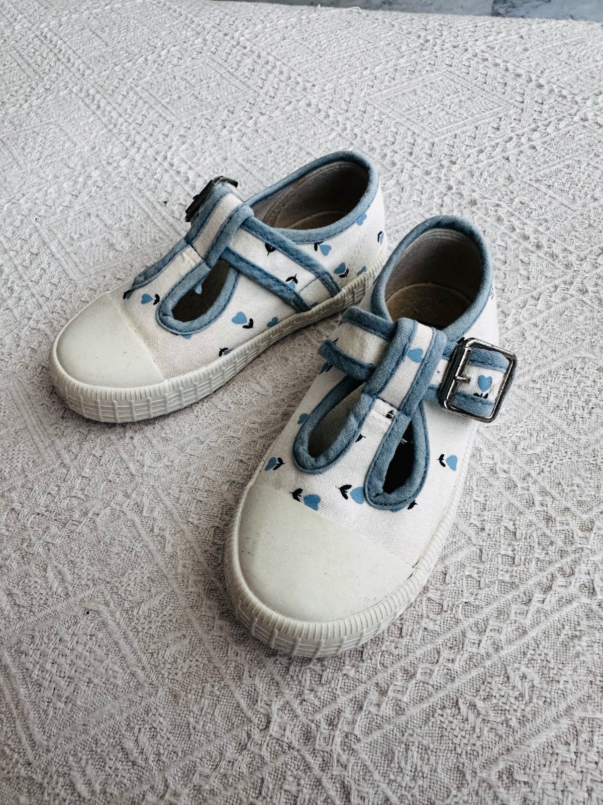 Chaussures salomés fille blanc motif bleus 26