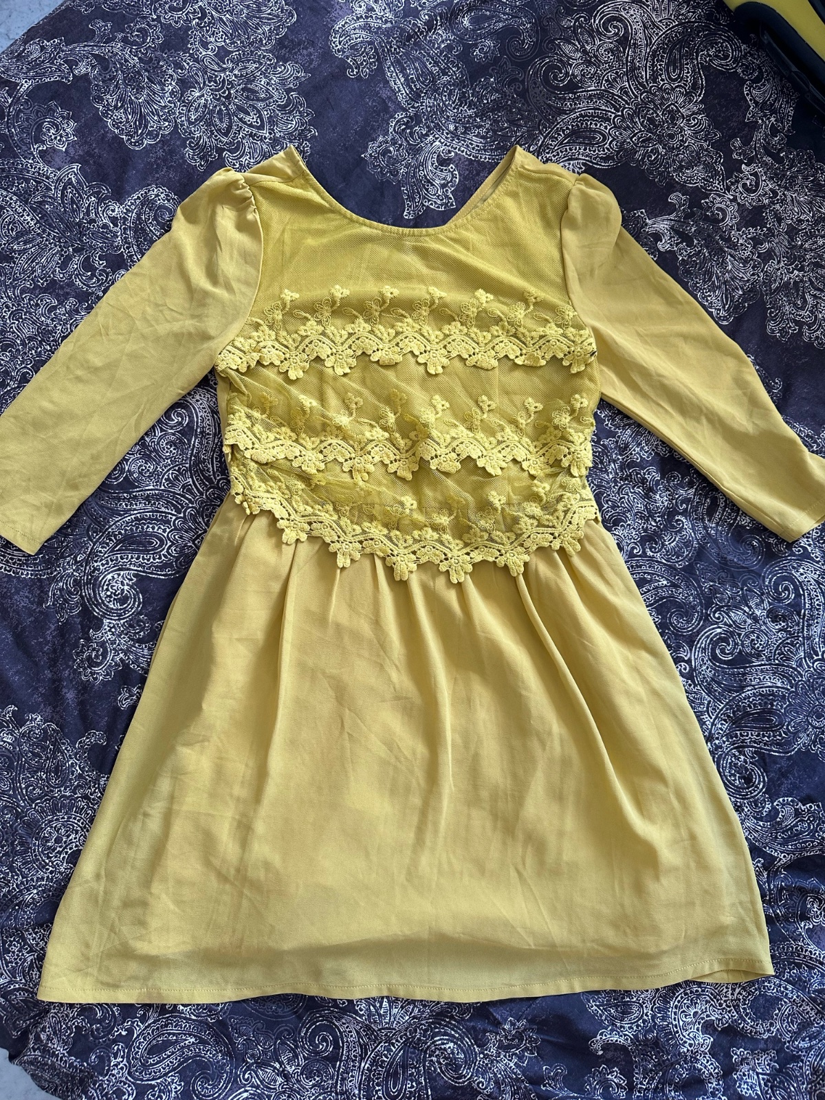 Robe en jaune moutarde - taille M (convient aussi a s)