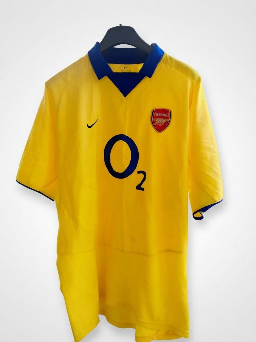 Le maillot extérieur (away) officiel d'Arsenal de la saison 2003-2004
