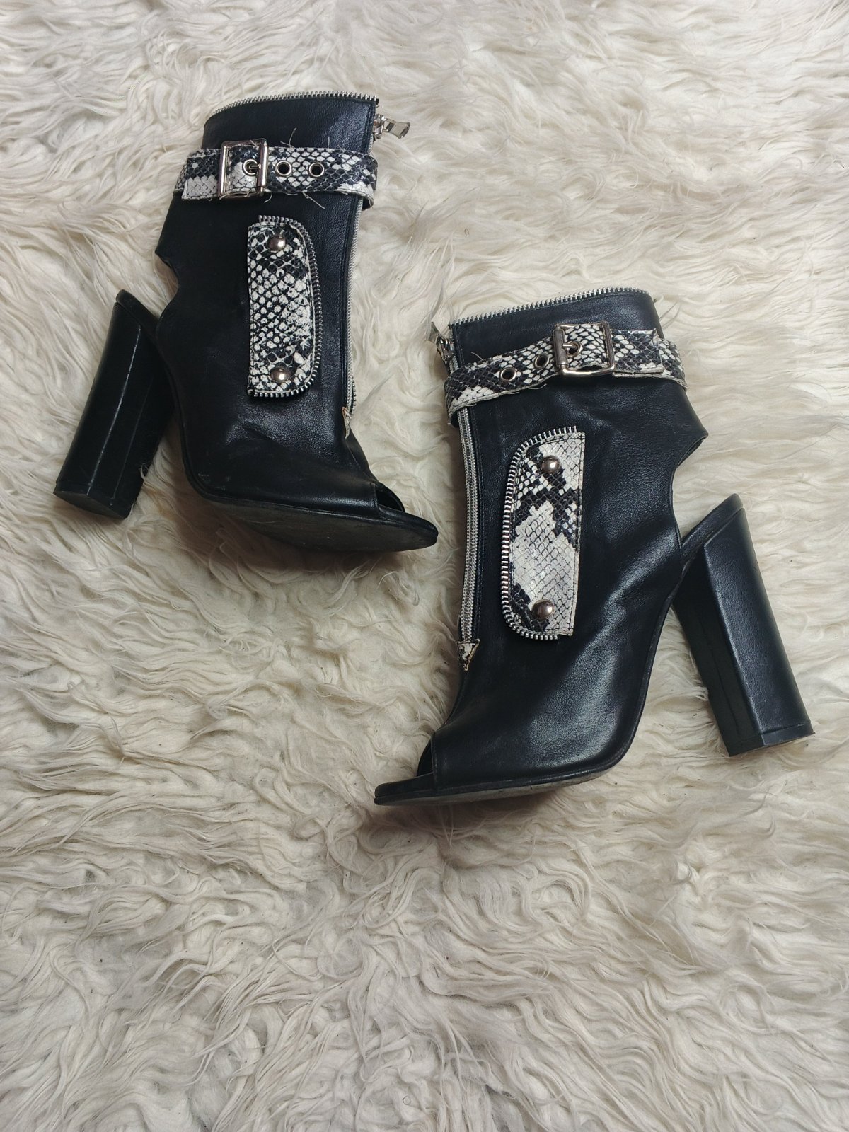 Bottines noir et croco taille 38,5