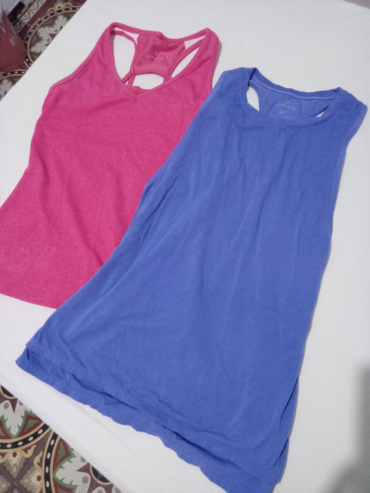 Lot de deux haut de sport de la marque "Athleta"