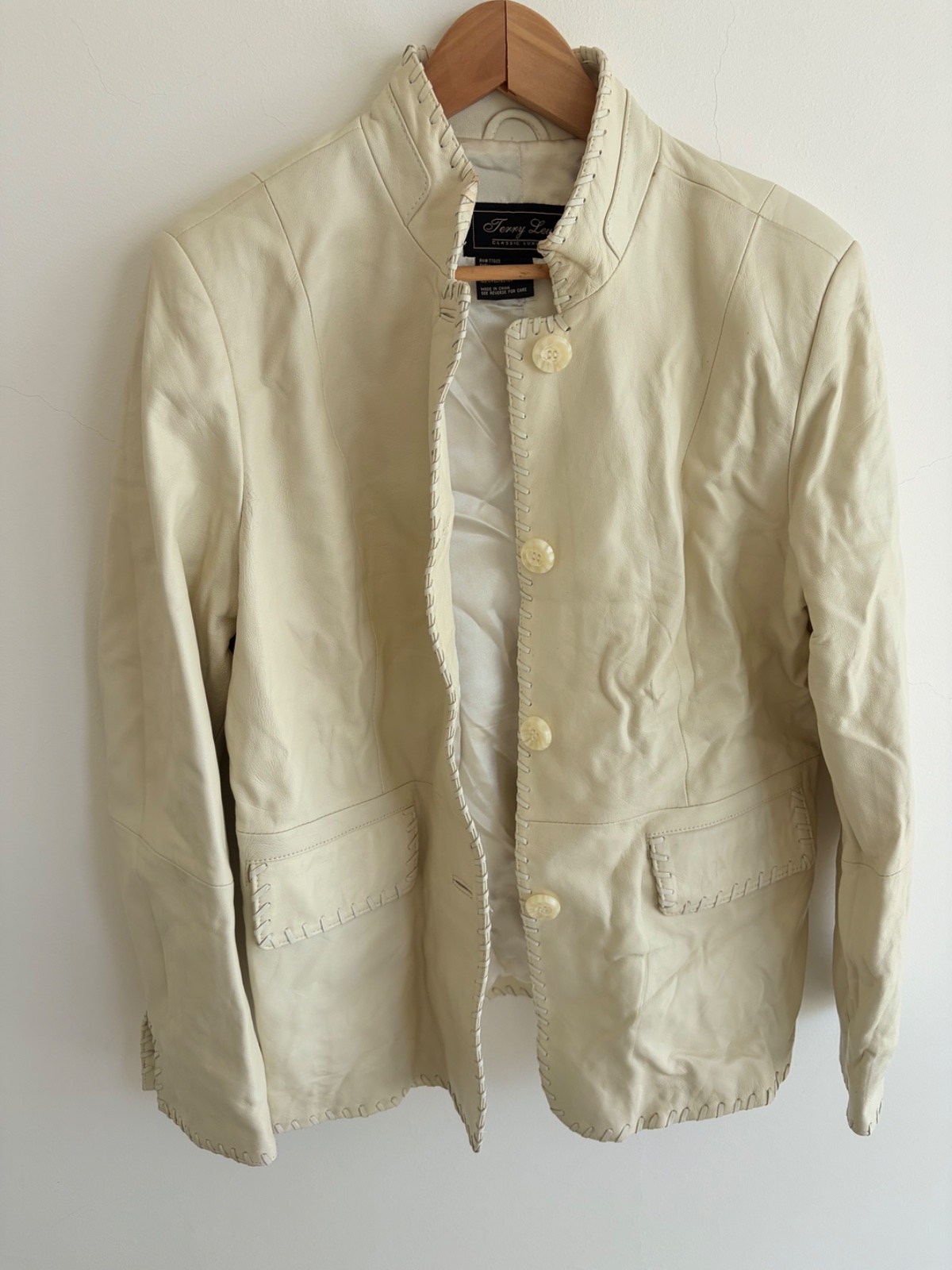 Veste / Blazer en cuir Terry Lewis Classic Luxuries — Modèle Cream Whipstitch Trim Leather Blazer