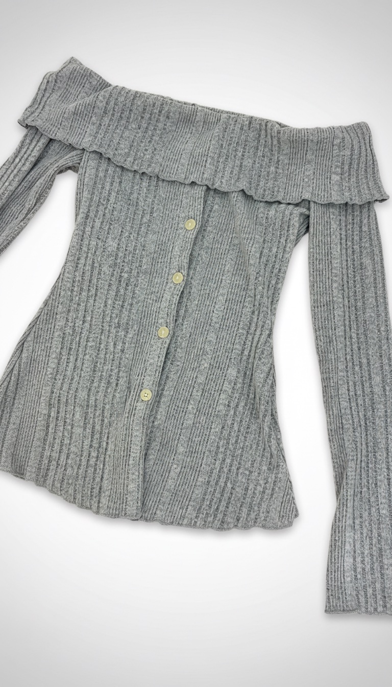  un pull en maille 