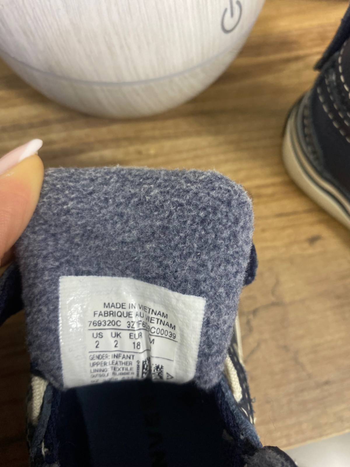 Je meta en ventes les baskets suivants Poiture 18 avec un état neuf (portés deux fois)