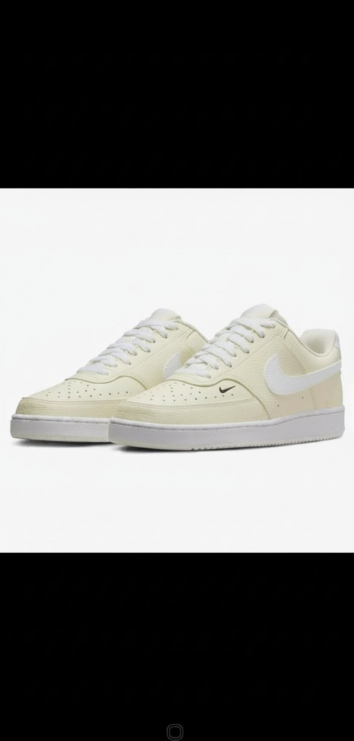 Nike court vision Low pointure 41 neuf avec son étiquettes importé de l'Italie 