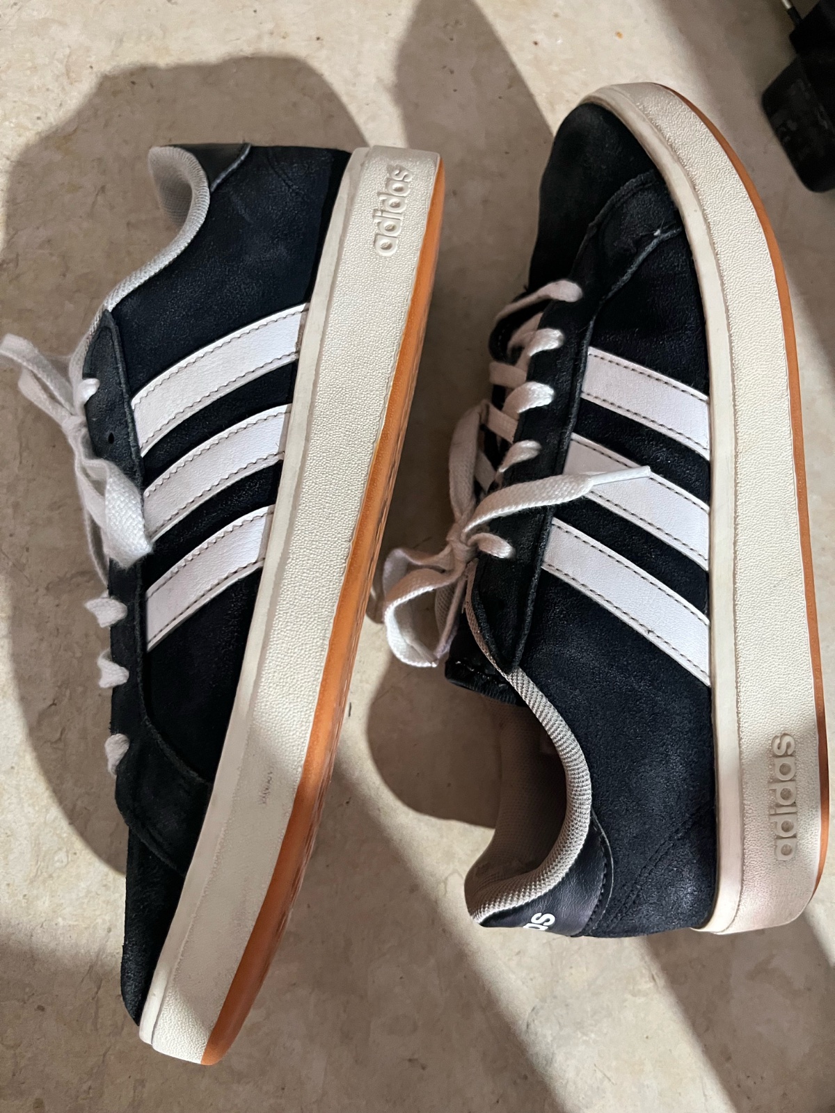 Basket adidas unisexe 