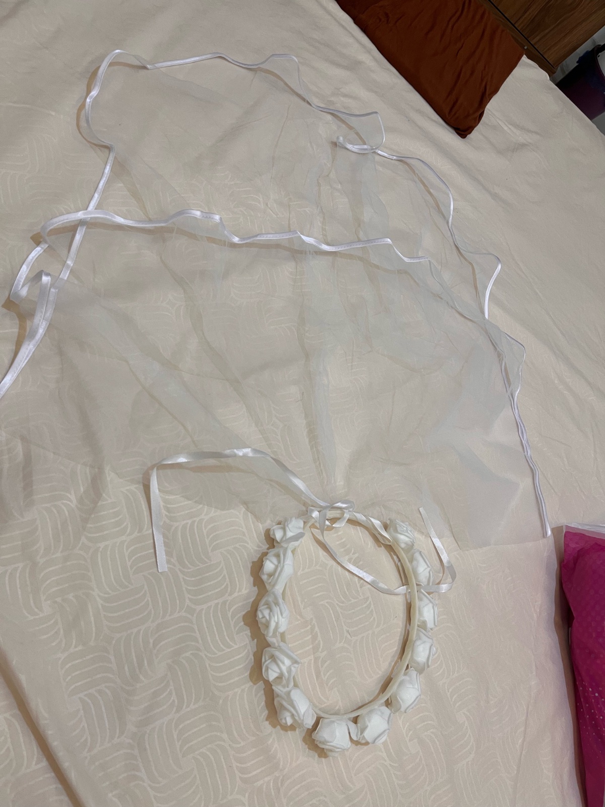 Couronne avec voile