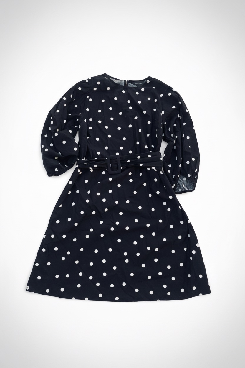 Une Robe pointillèe