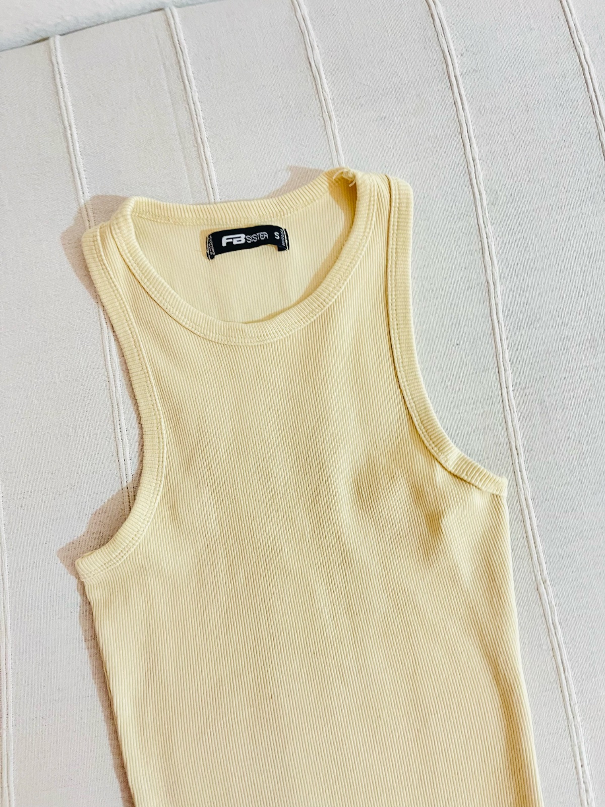 Robe beige en tres bon etat 