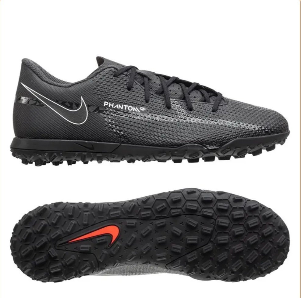 Chaussures Nike football pointure 47