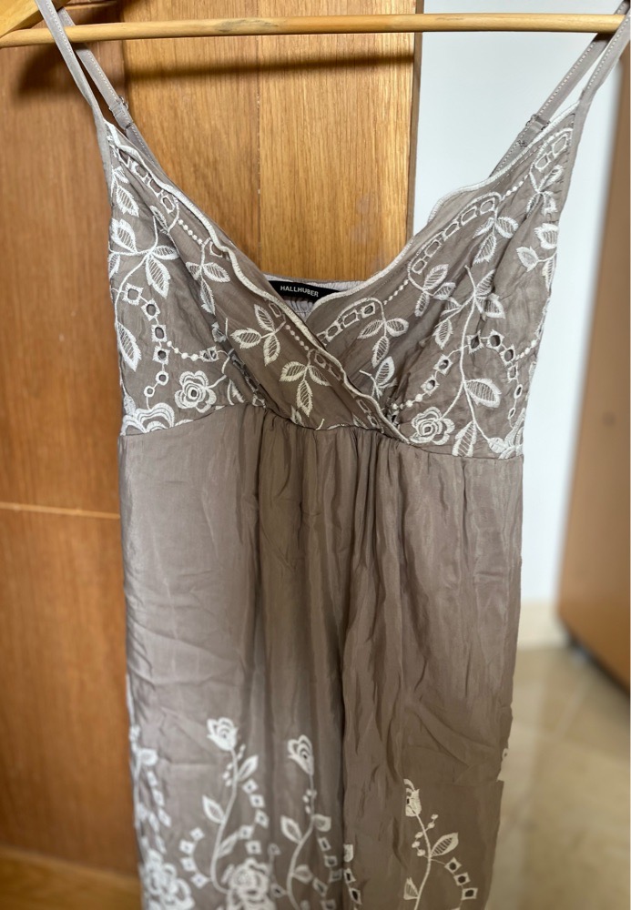 Robe en brodrie 