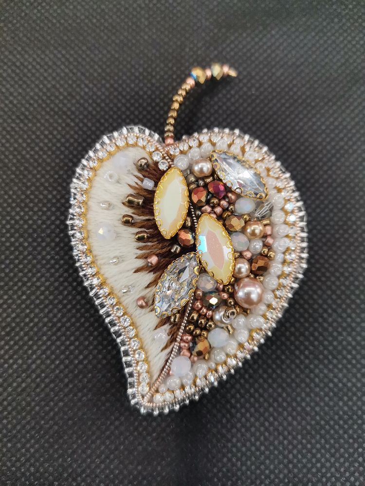 Broche