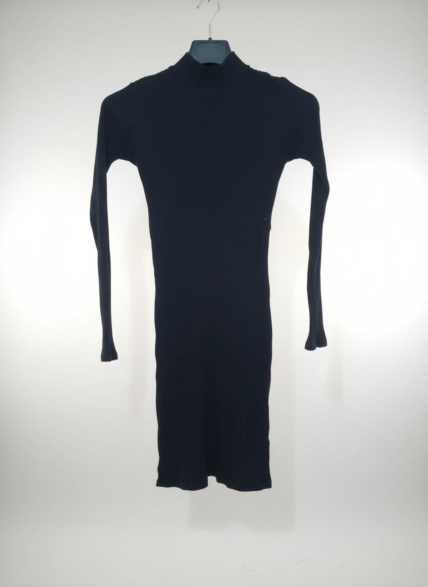 Robe en noir ajusté Sur le corps 