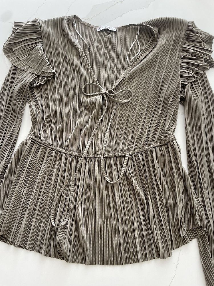 Blusa plisada Zara 