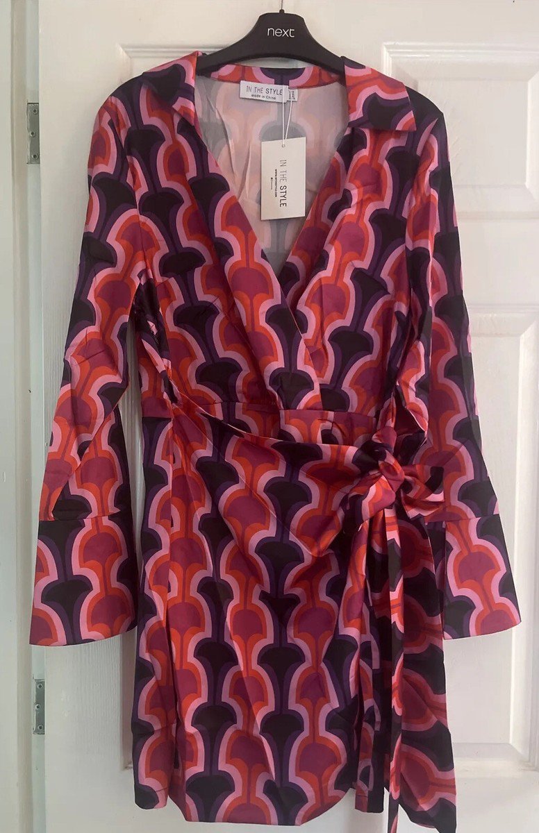 Robe en rose satiné 