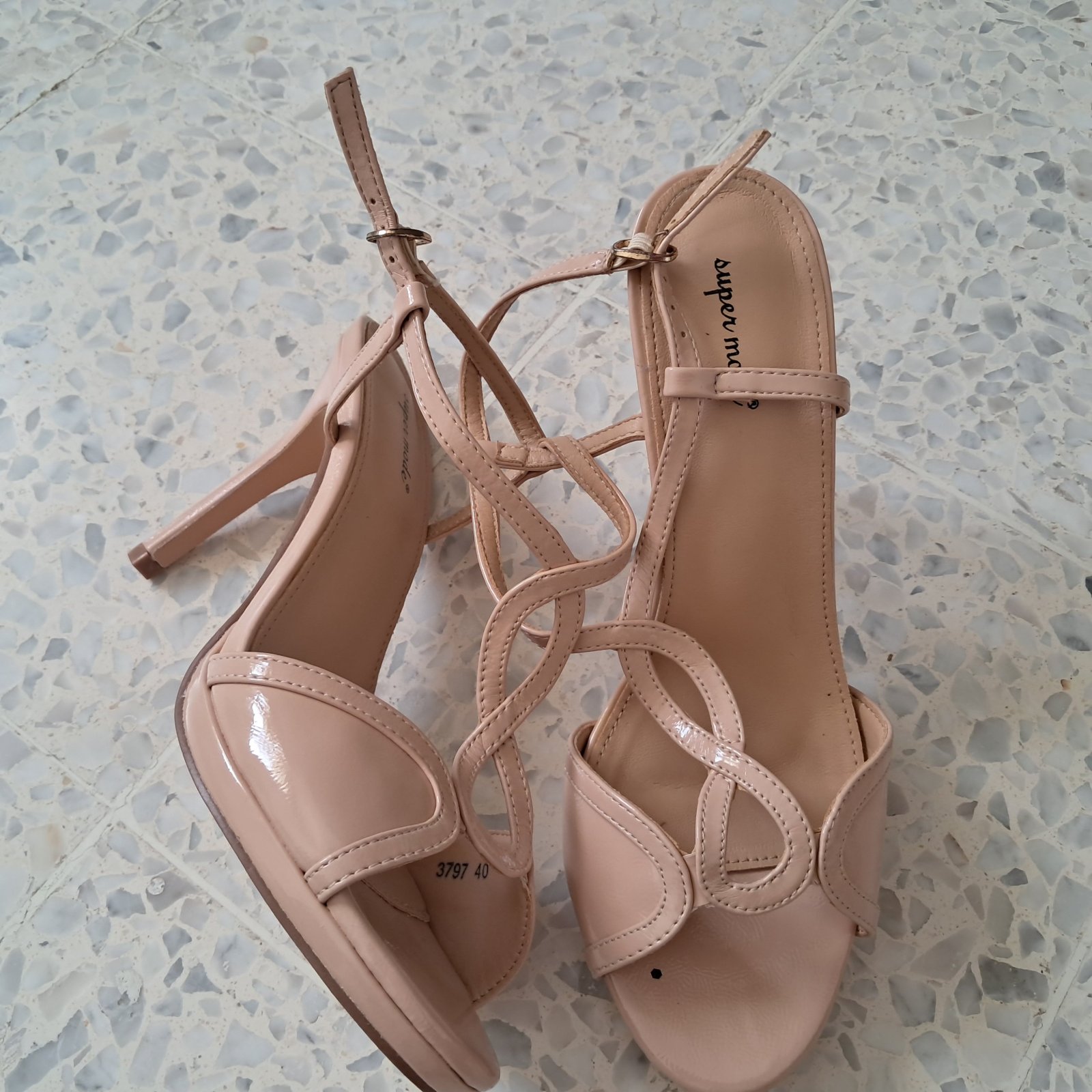 Talon rose nude