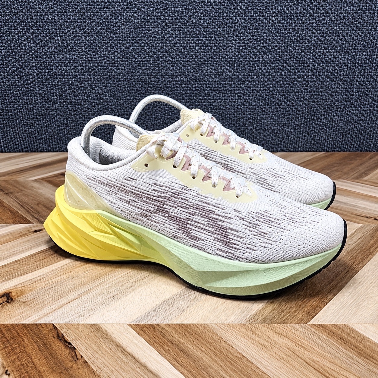 ASICS NOVA BLAST 3
