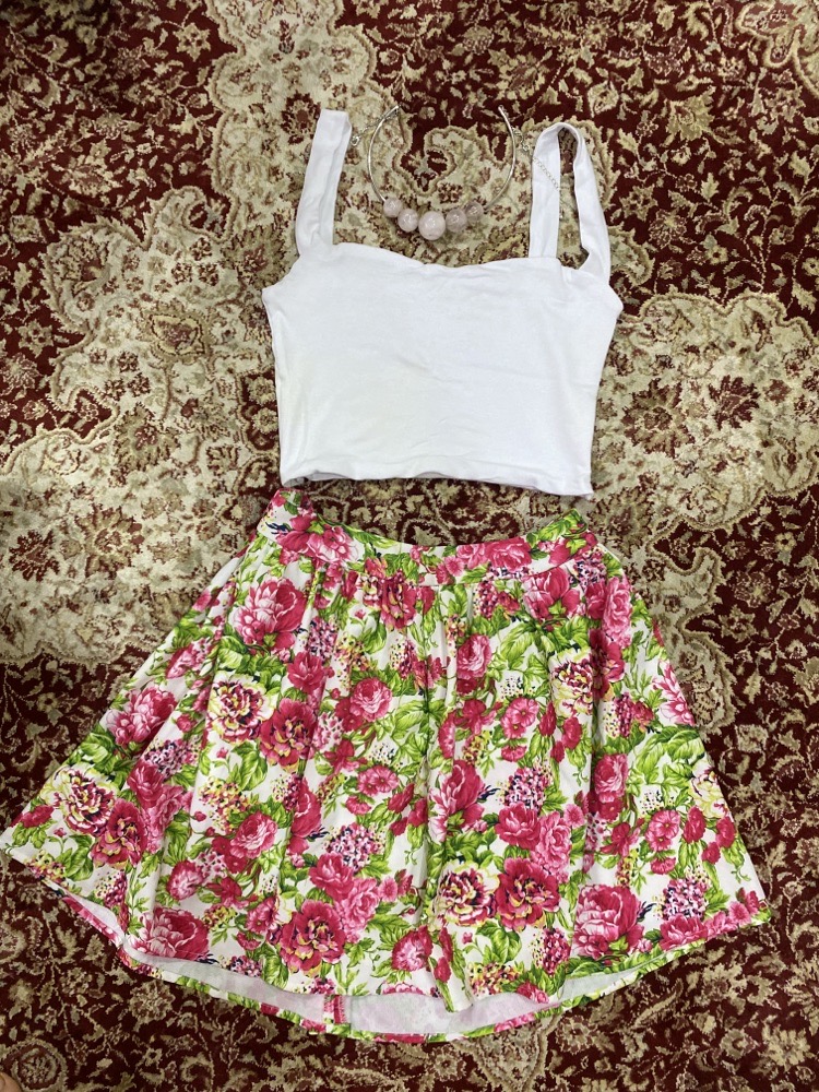tenue jupe forever 21 + crop + collier