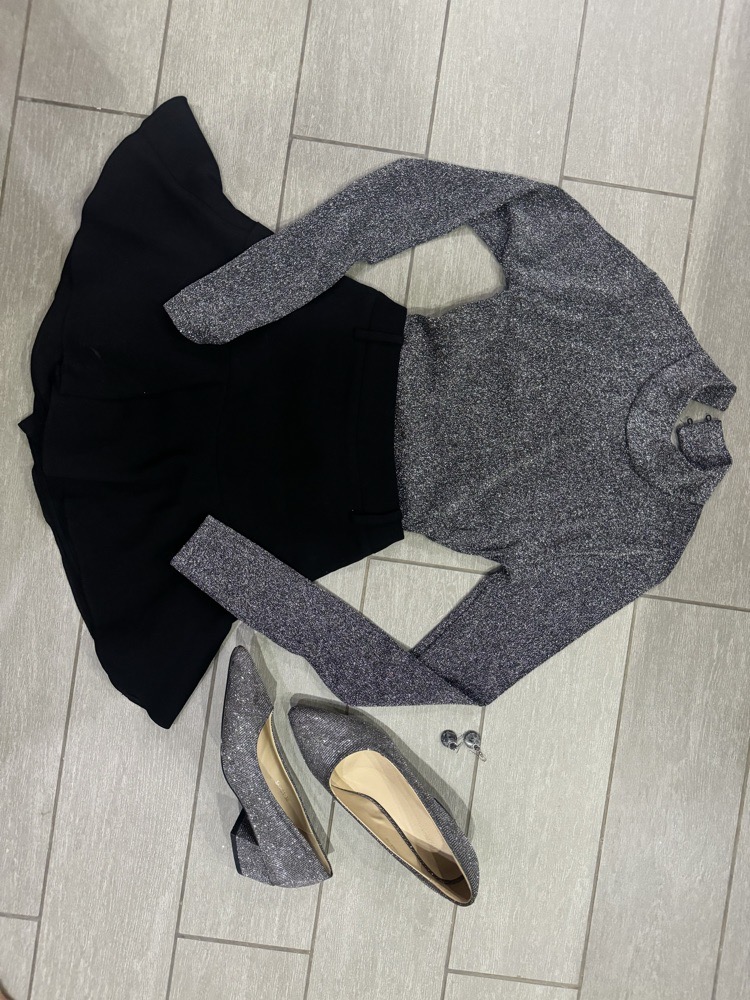haut + chaussures a demi talon + boucles cadeau