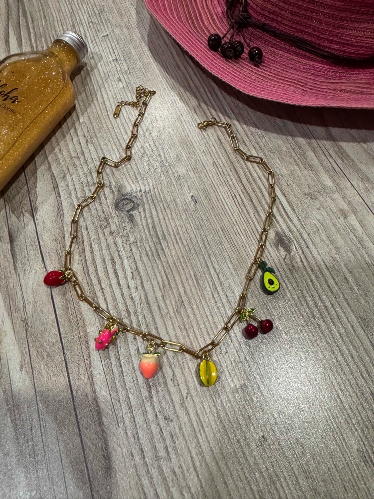 Collier fruits
