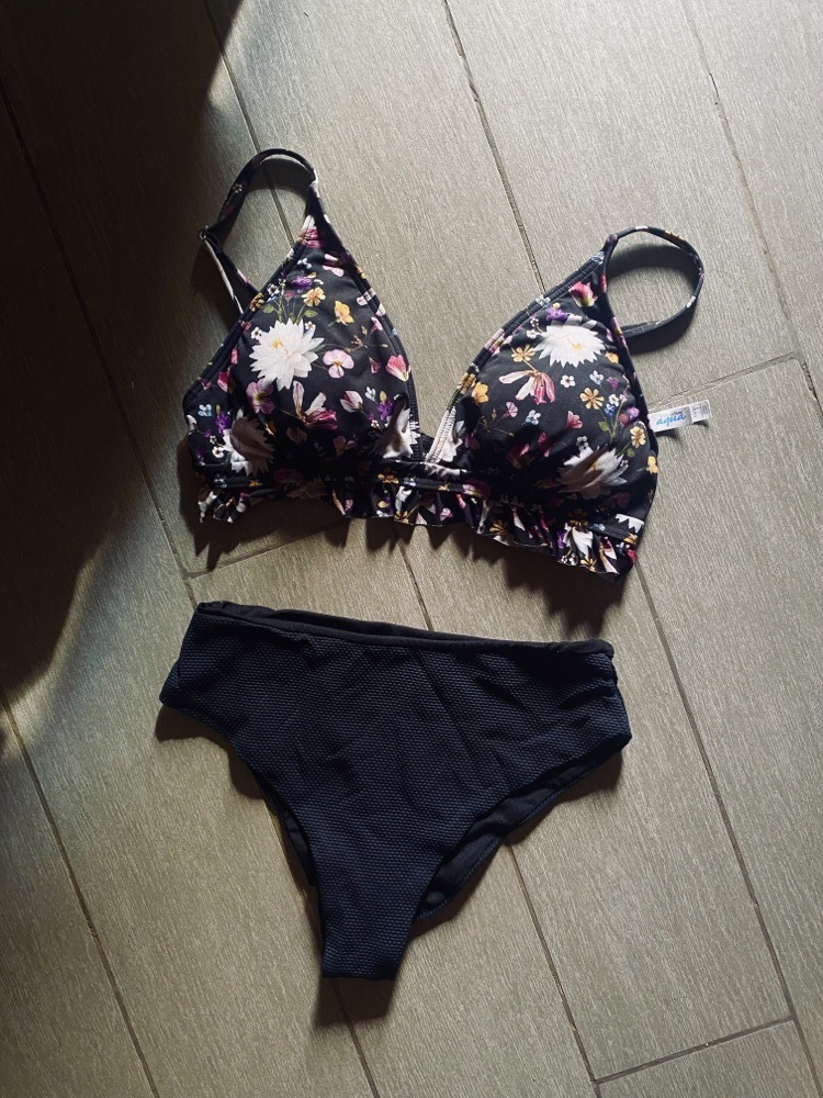 bikini fleurie femme