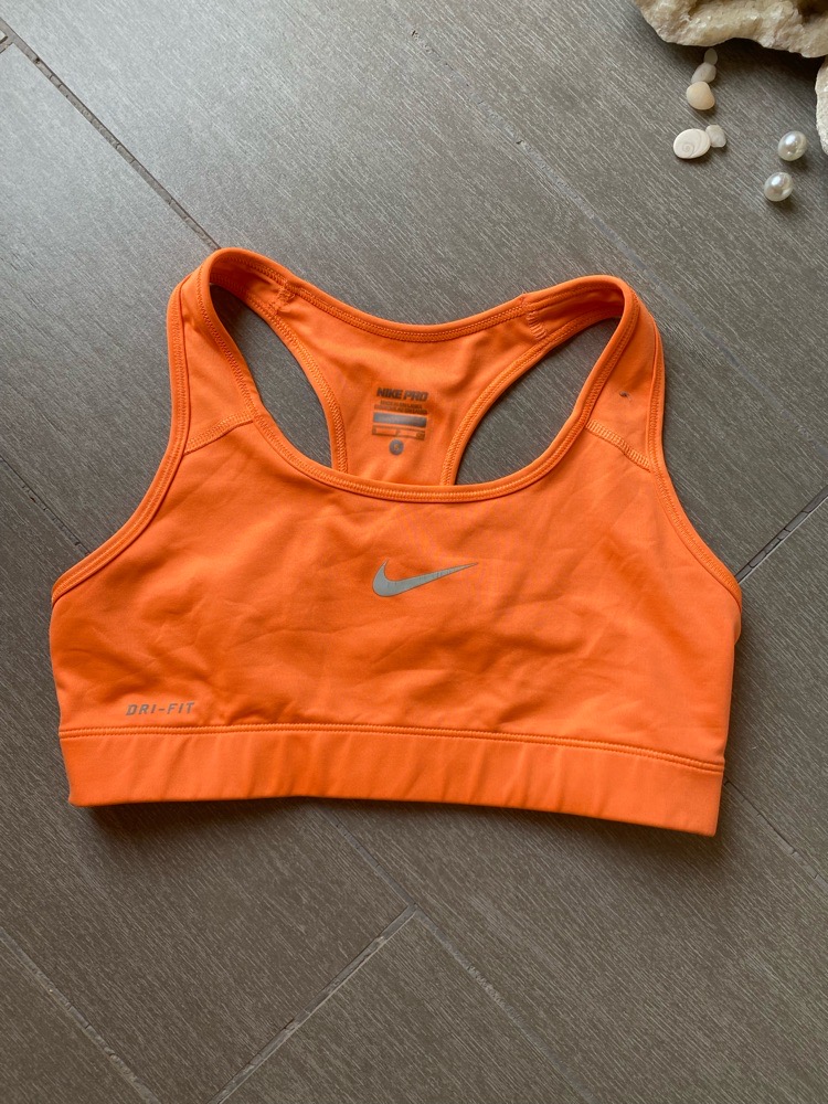 haut sport nike
