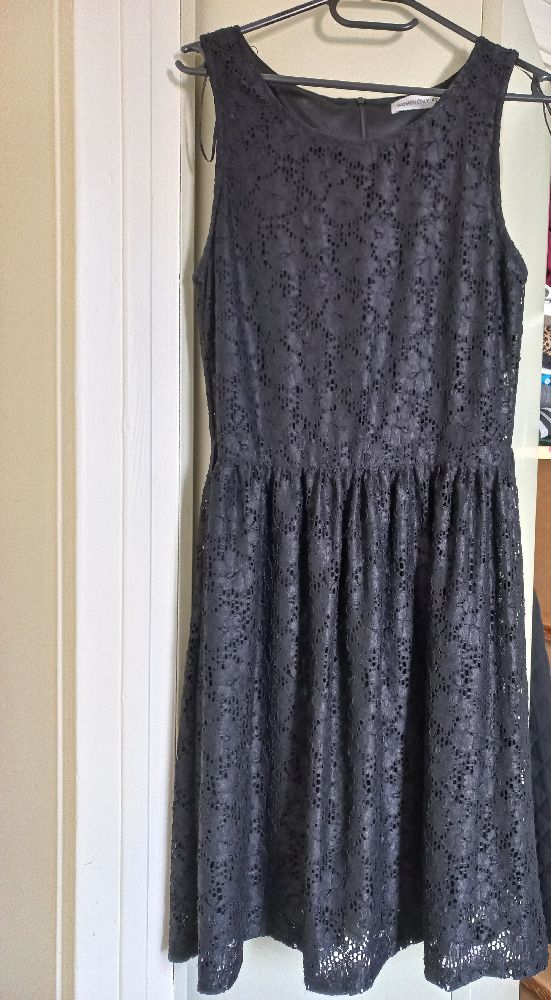 Robe noire dentelle 