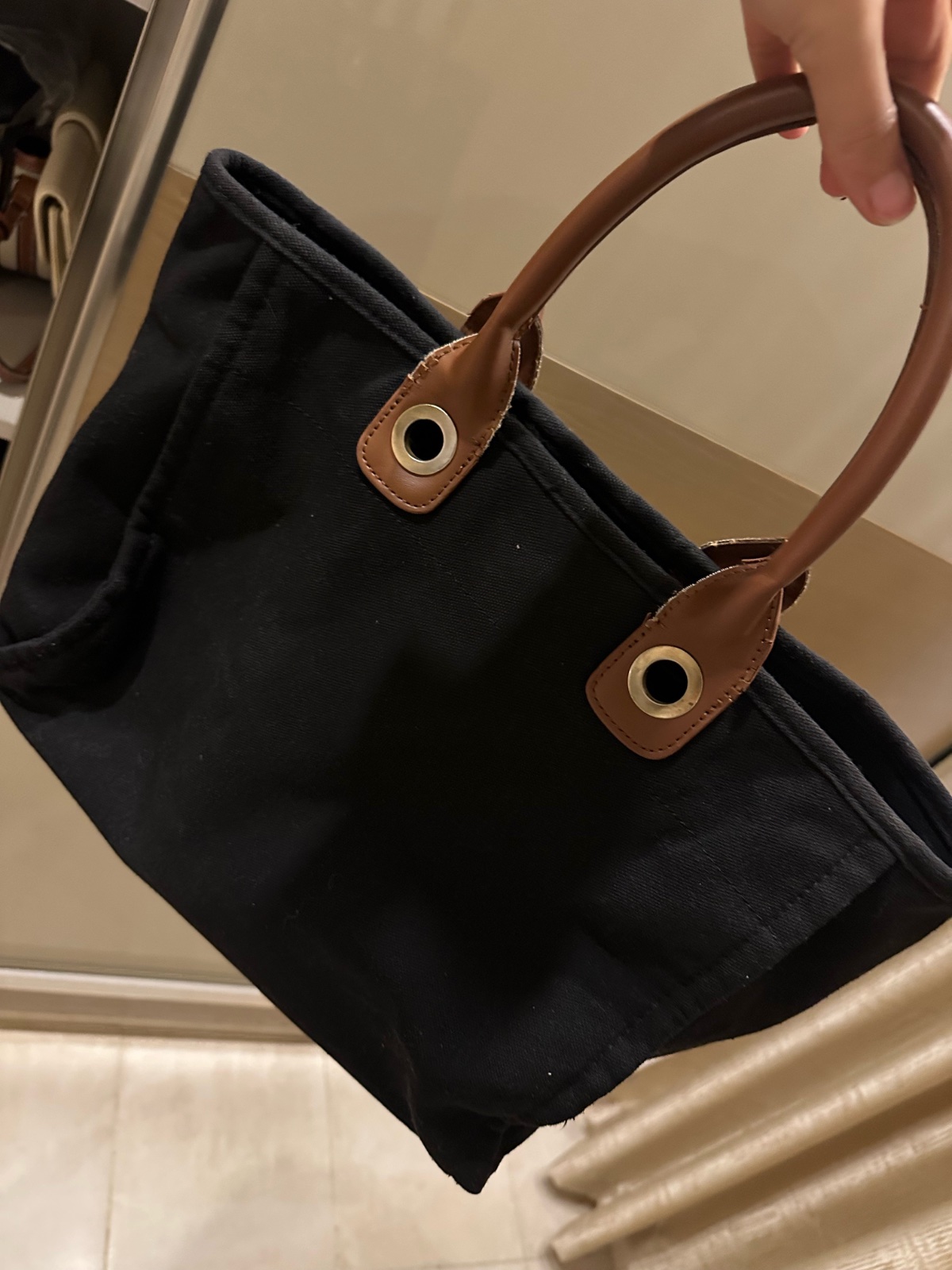Tote bag