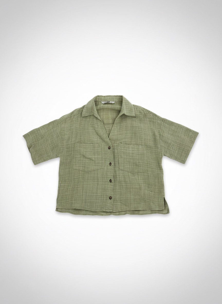 Chemise fluide kaki / vert sauge à manches courtes – Style bohème / décontracté